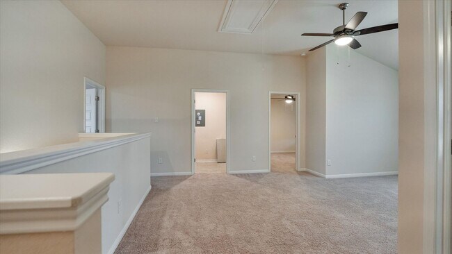 Building Photo - Redland Rd/281 Sienna Subdivision