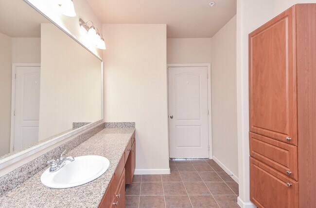 Building Photo - 1711 Old Spanish Trl