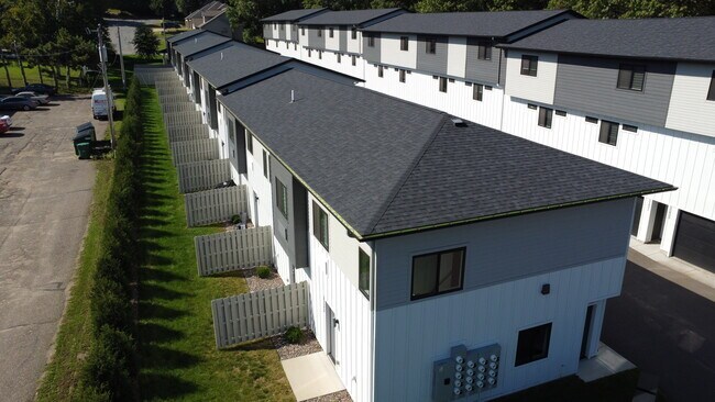 Building Photo - 3253 Fairfax St