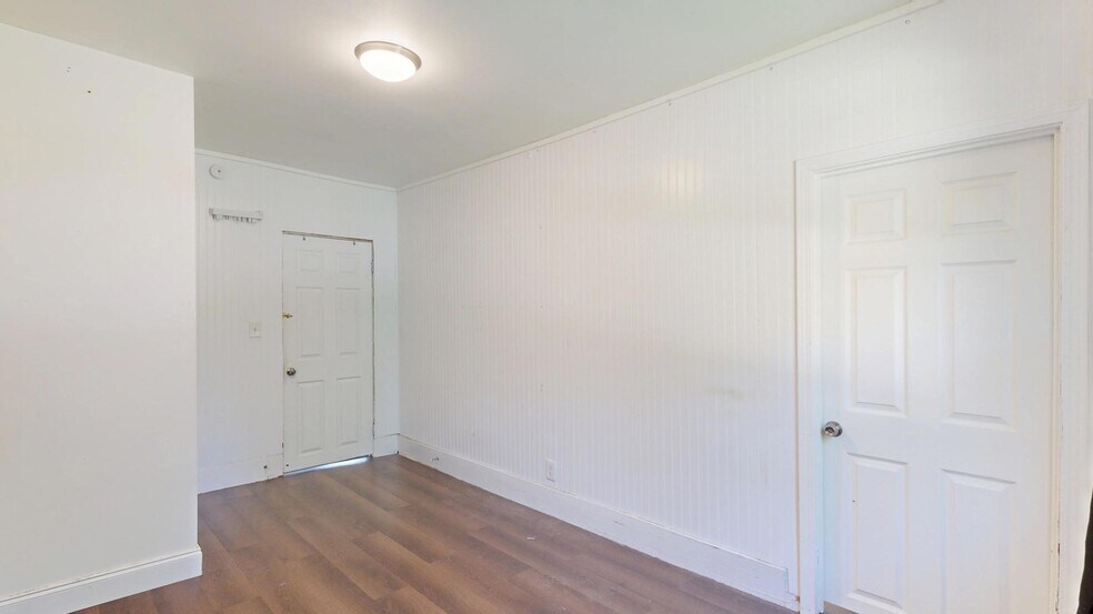 Building Photo - 2128 Fordney St