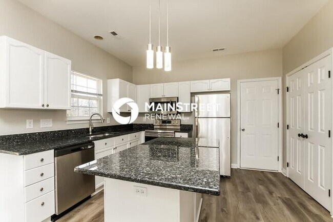 Building Photo - 4 Bedroom Pet-Friendly Home in Mooresville, NC with Main Street Renewal