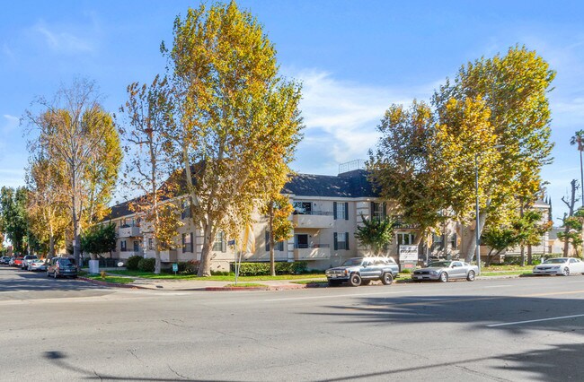 Building Photo - 7500 Mason Ave