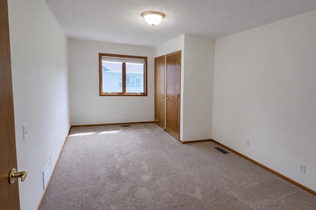 Building Photo - 913 Richland Ave SW