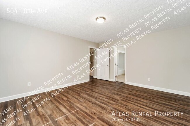 Building Photo - 504 10th Ave