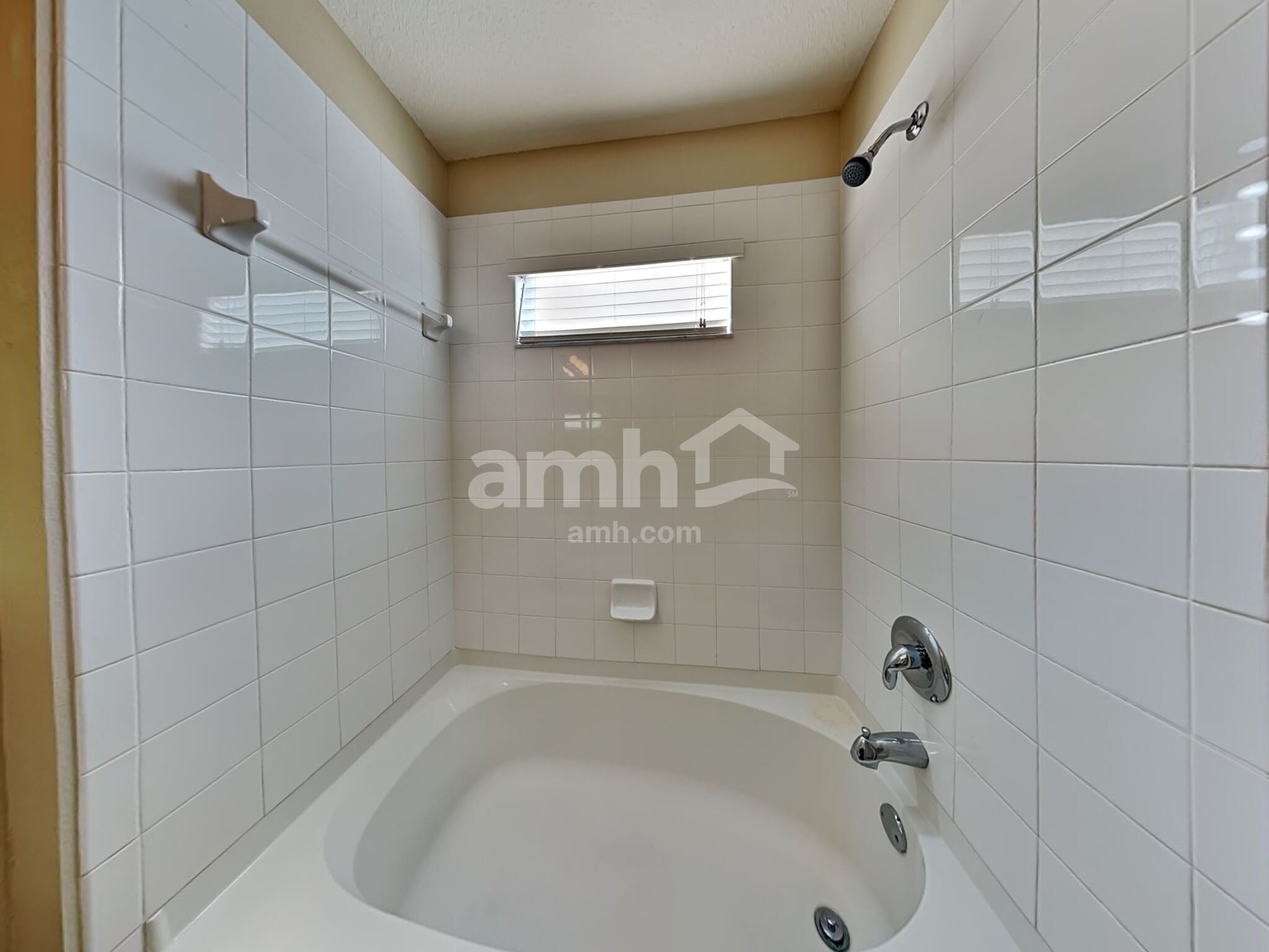 Building Photo - 12723 Lake Vista Dr