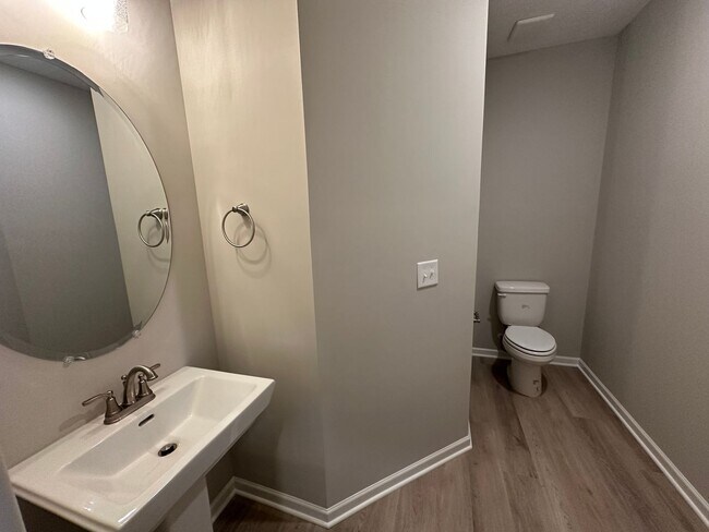 Building Photo - Brand New Townhome In Shelbyville - MOVE I...