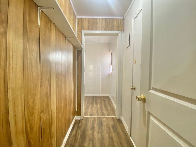 Building Photo - 2 bed 2 bath near Texas Tech University now available