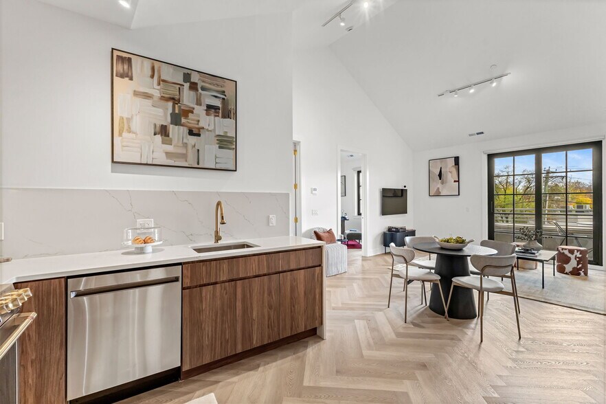 Building Photo - 100 E Putnam Ave