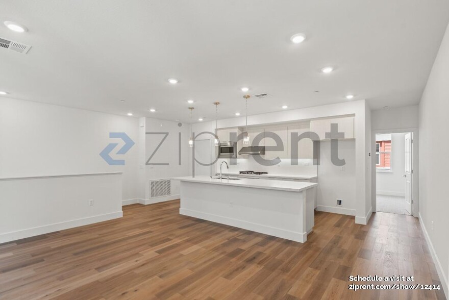Building Photo - 3028 Lamory Pl