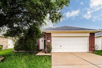 Building Photo - 7434 Jacobs Well Dr