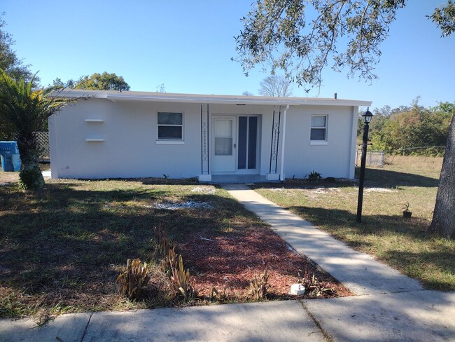 Primary Photo - Adorable UPDATED 1 bedroom 1 Bath home wit...