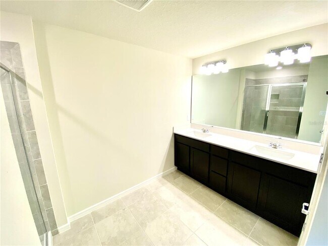 Building Photo - 2843 Stunning Ave