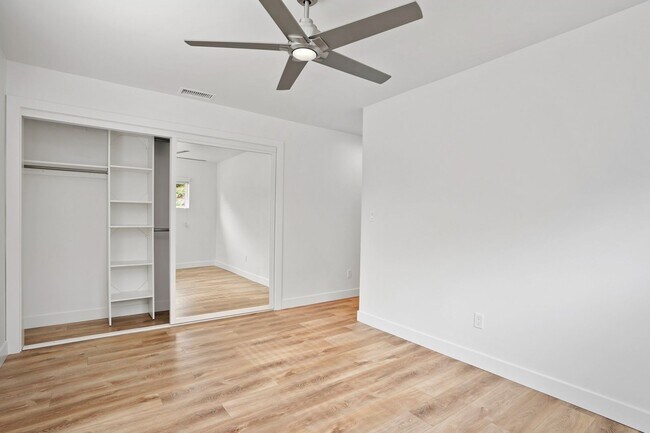 Building Photo - PALM