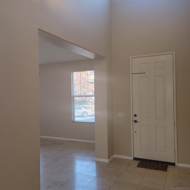 Building Photo - 382 Edgewater Dr