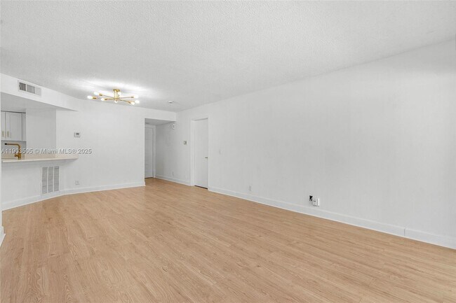 Building Photo - 8721 Wiles Rd