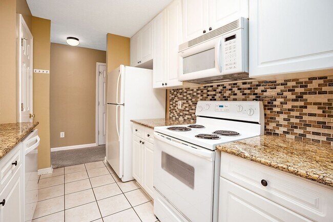 Building Photo - 2428 E University Dr