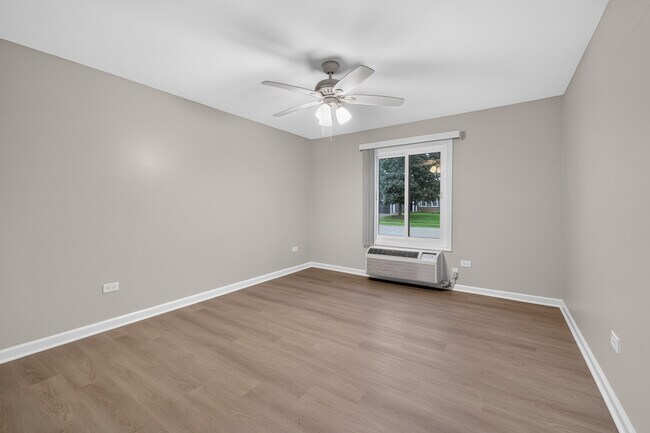 Building Photo - 718 Rodenburg Rd