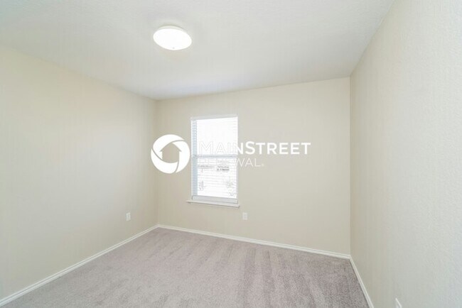 Building Photo - 4 Bedroom Pet-Friendly Home in San Antonio, TX with Main Street Renewal