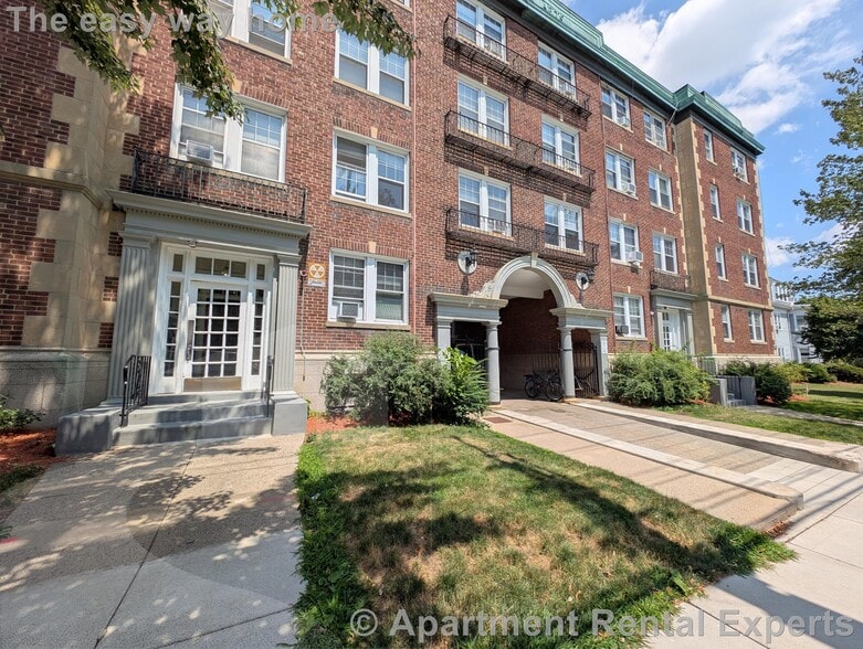 Building Photo - 155 Summer St