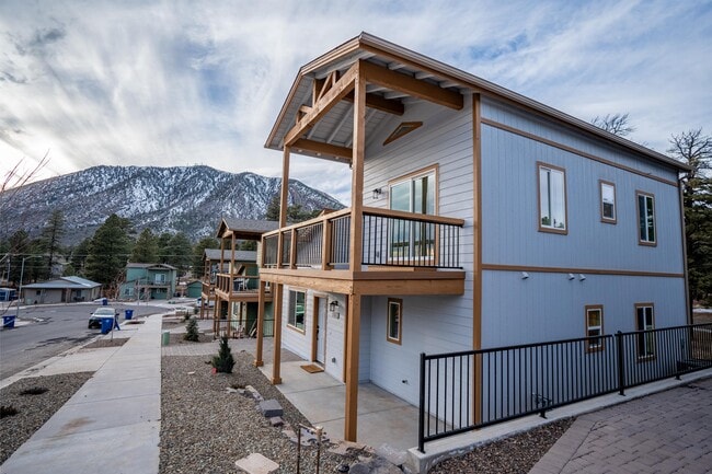 Building Photo - 5026 E Retreat Cir