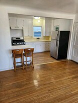 Building Photo - 1147 W 11th St