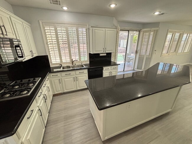 Building Photo - Elegant 4Bed/5Bath/3Car gated residence located near Silverado Ranch