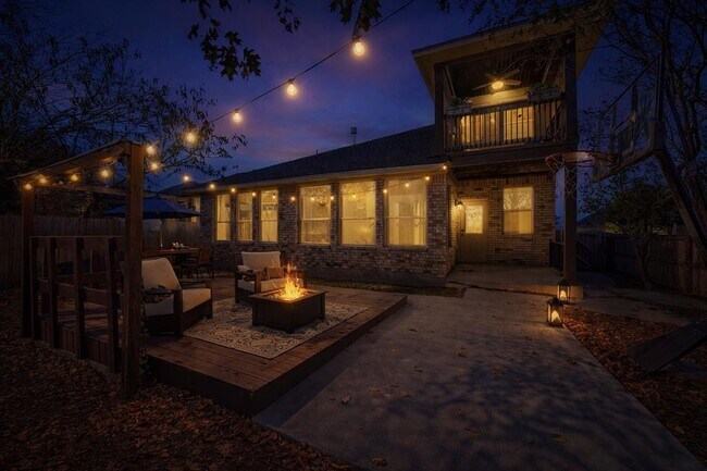 Building Photo - 212 Great Cir Cove