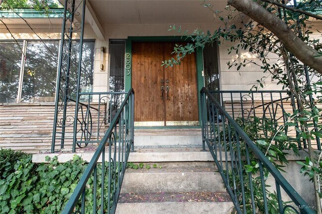 Primary Photo - 2803 S 5th St