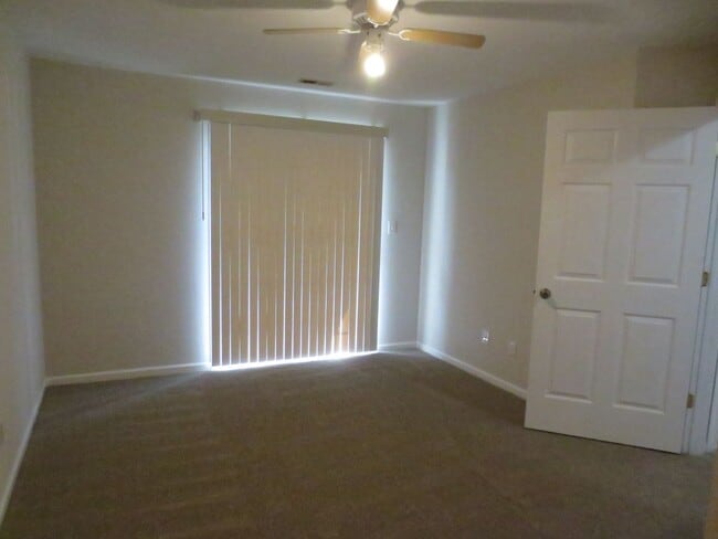 Building Photo - 2 BR, 1 BA Condo Military HWY & Indian Riv...