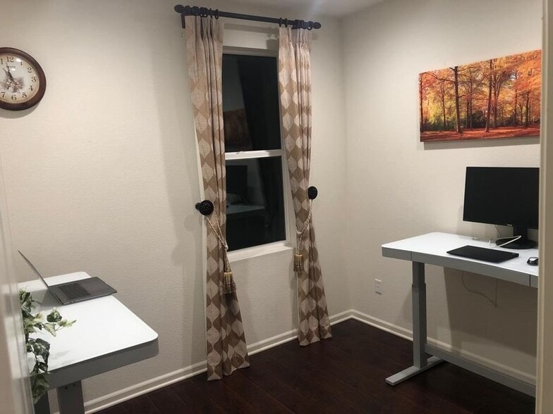 Building Photo - 40937 Gramercy Ter