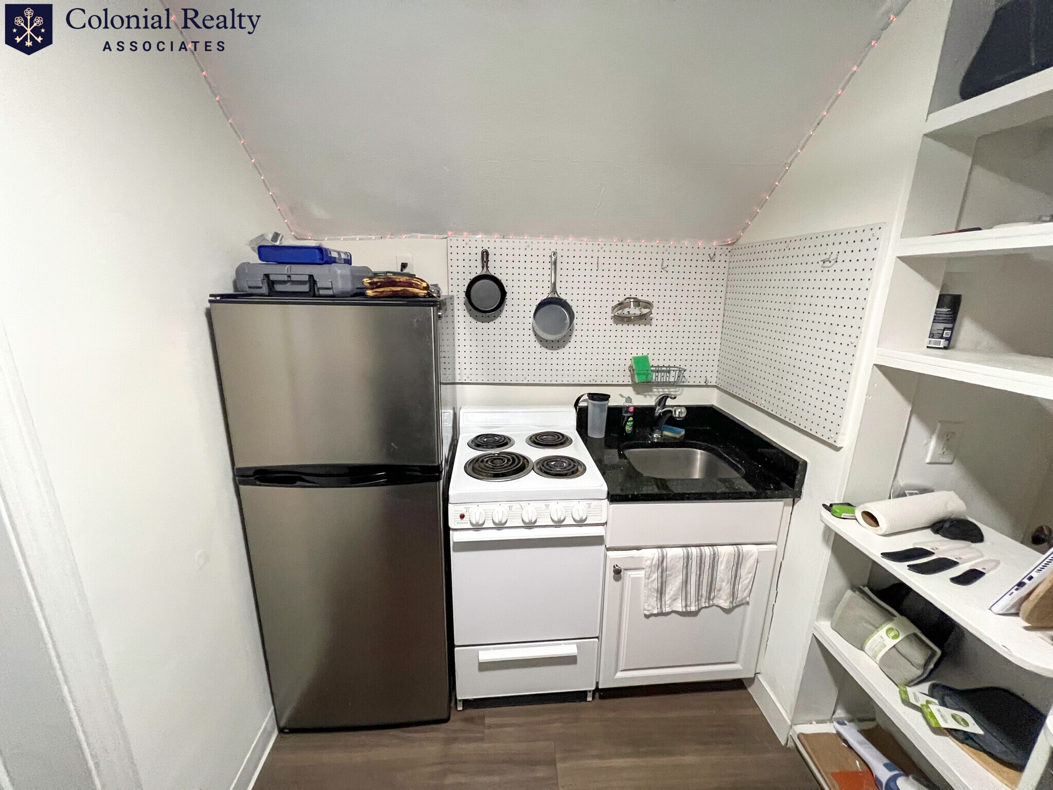 Building Photo - 90 Charles St