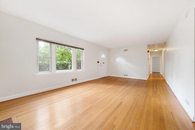 Building Photo - 5708 Dawes Ave