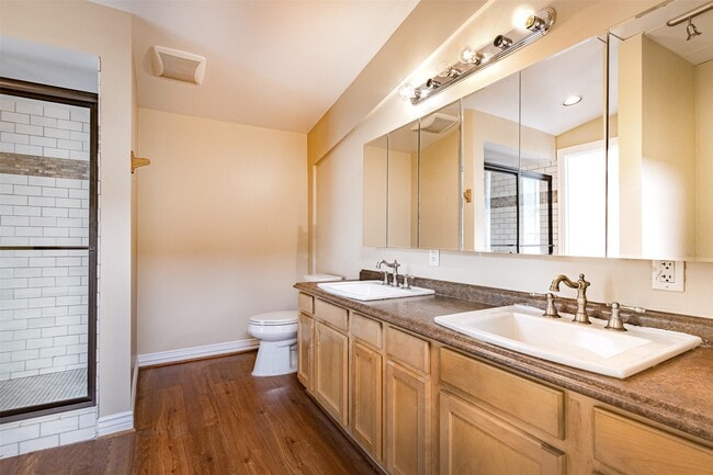 Building Photo - 2098 Harland Dr