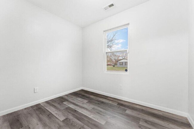 Building Photo - 4138 W 20th Ave