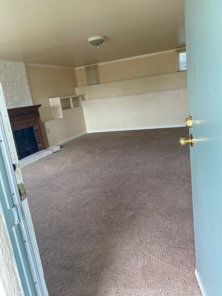 Building Photo - 5824 Tehama Ave
