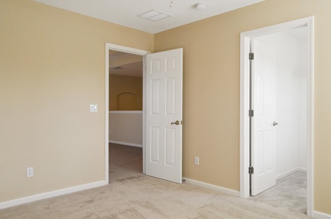 Building Photo - Exceptional Four Bedroom Home Located In Victoria Lakes!