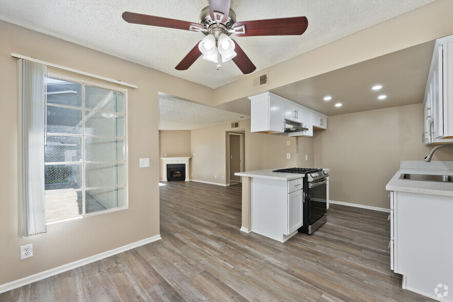 2BR, 2BA, 1008SF - Dining Room - Belcourt Apartments