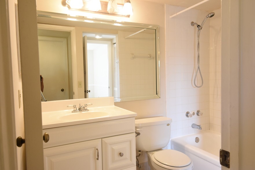 bathroom - 4850 Sable Pine Cir