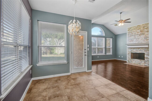 Building Photo - 6007 Dover Creek Ln