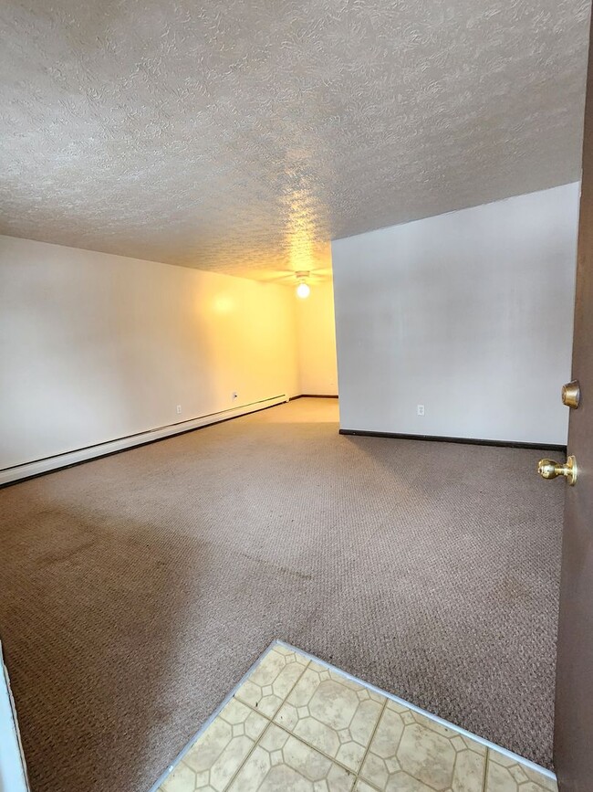 Building Photo - One Bedroom For Rent on Hancock