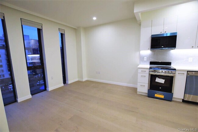 Building Photo - 41-26-41-44 44th St