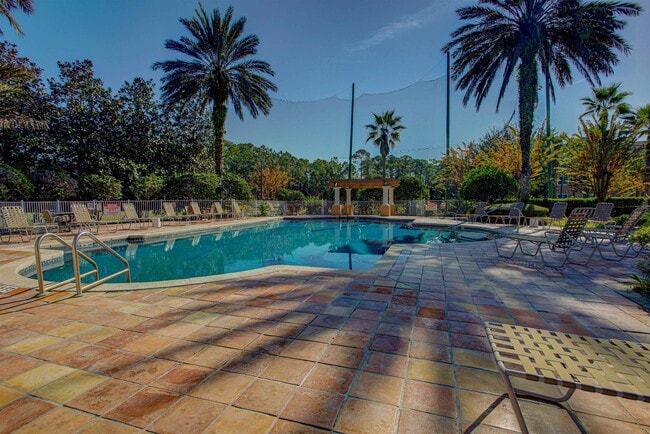 Building Photo - 520 Florida Club Blvd