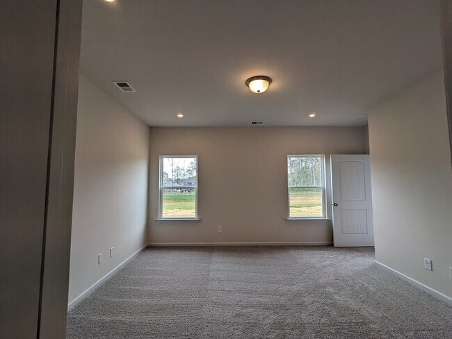 Building Photo - 113 Marion Dr