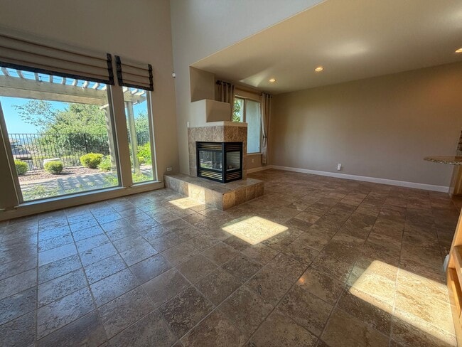 Building Photo - 1014 Gamay Dr