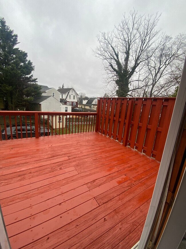 Building Photo - 233 S State Rd