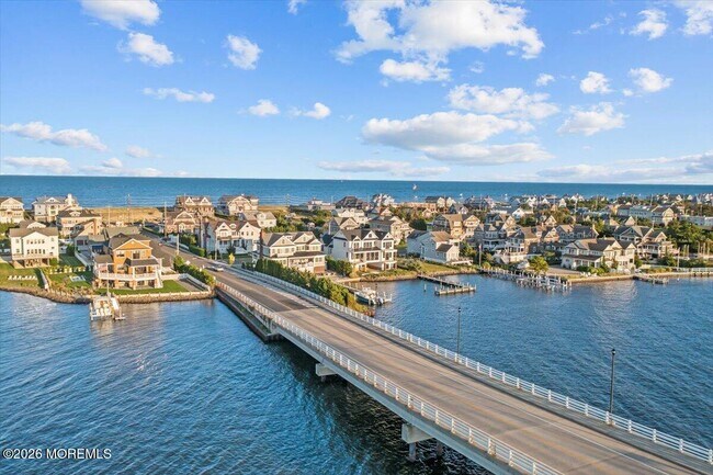 Building Photo - 1200 Bay Ave