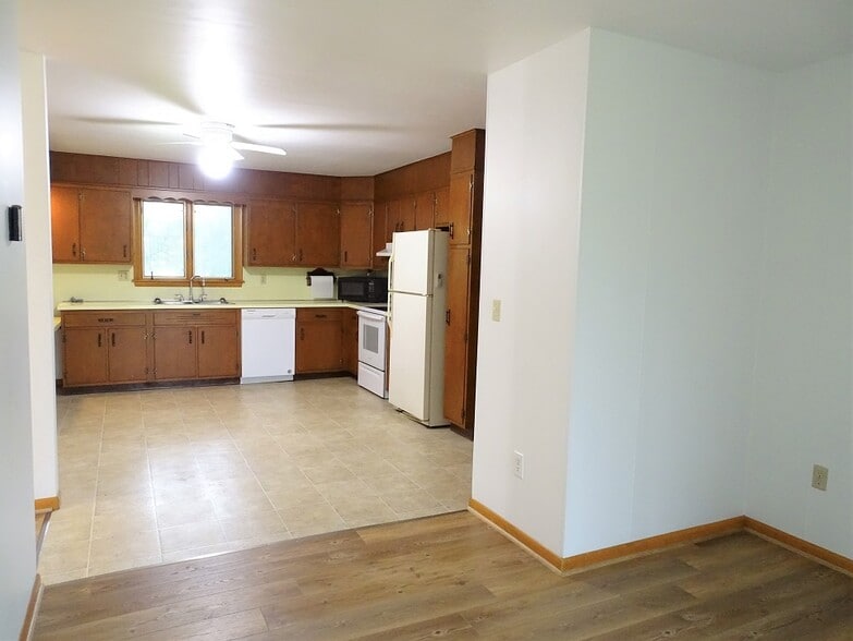 Building Photo - 236 Deep Run Rd