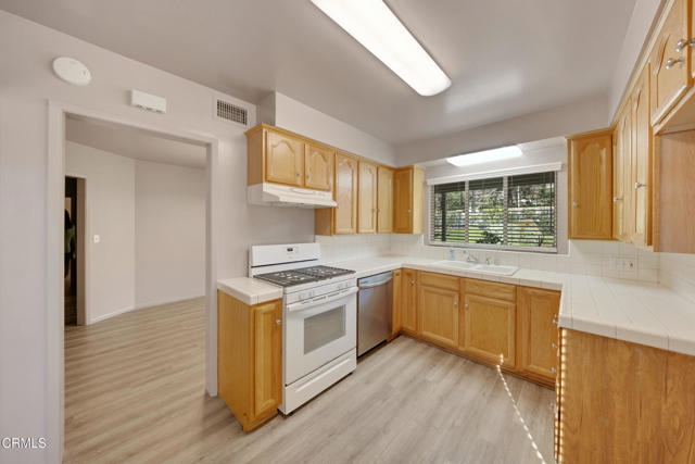 Building Photo - 631 Deodara Dr