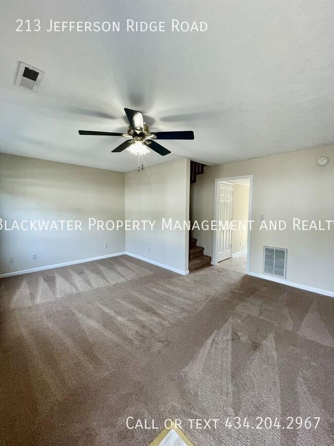 Building Photo - 213 Jefferson Ridge Rd