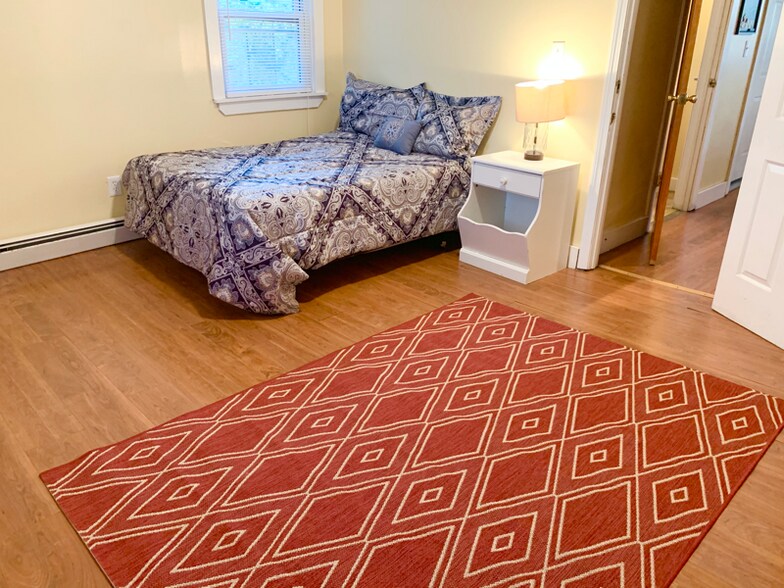 Building Photo - 206 California Ave